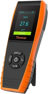 Medidor de qualidade do ar profissional Temtop P600 portátil com tela colorida exibindo gráficos de partículas PM2.5 e PM10 em tempo real.