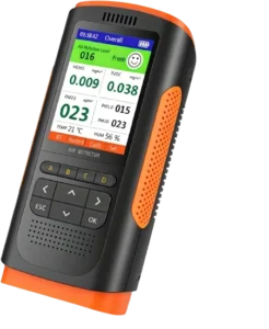 Detector de gases multifuncional modelo para espaços confinados com visor LCD retro iluminado e sensores de segurança.