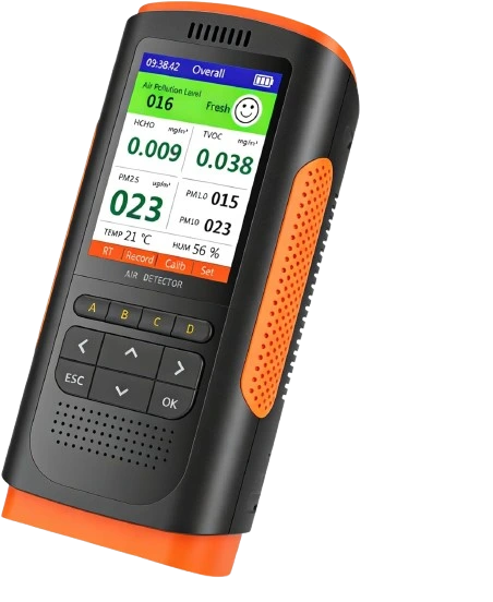 Detector de gases multifuncional modelo para espaços confinados com visor LCD retro iluminado e sensores de segurança.