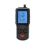 Medidor de ar multifuncional 5 em 1 econômico exibindo temperatura, umidade e níveis de poluentes em tela digital.